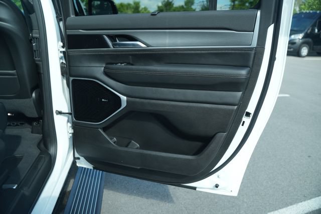 New 2026 Jeep Grand Wagoneer L Limited AWD/4WD image 22