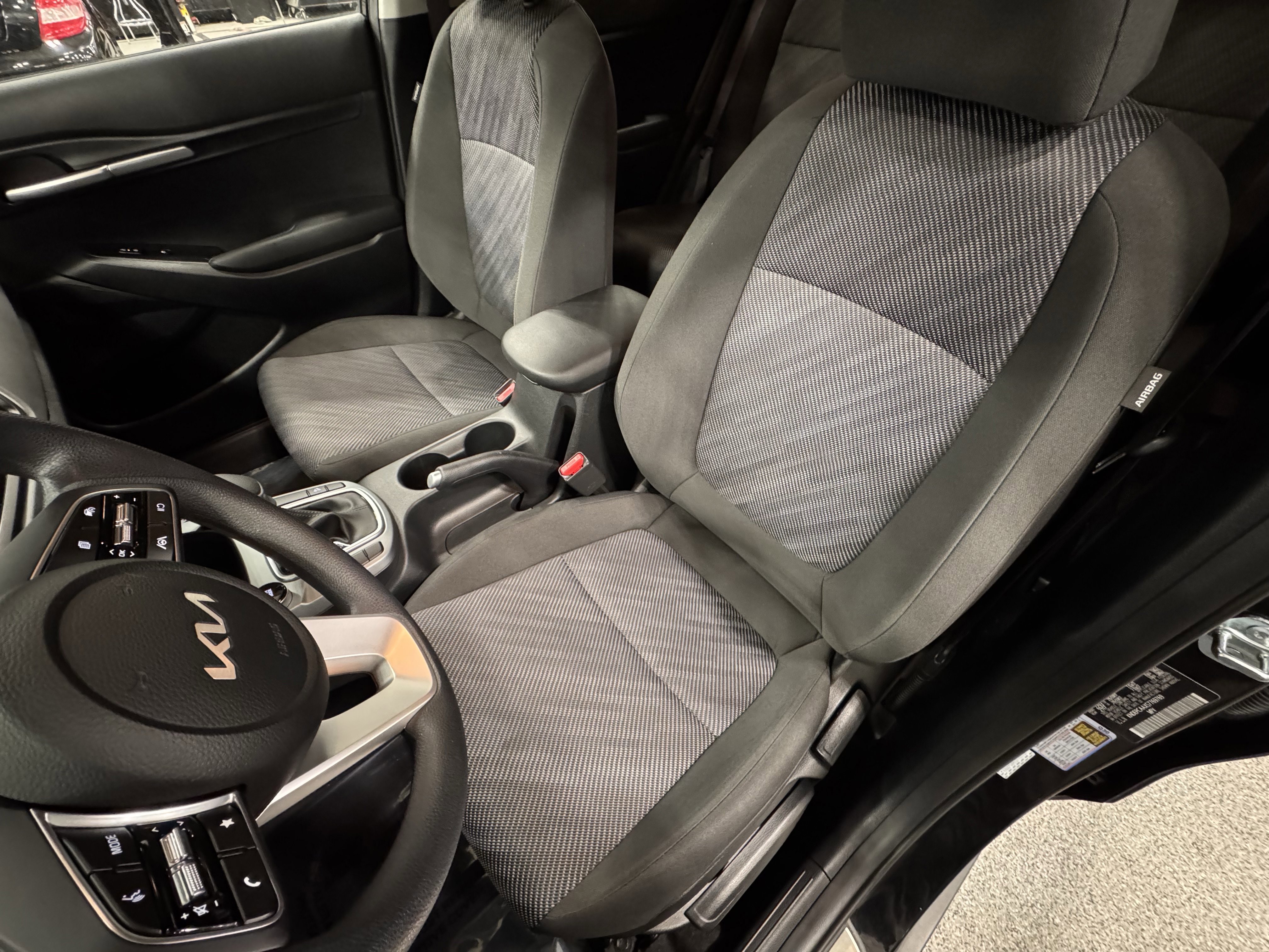 Certified 2025 Kia Seltos LX image 18