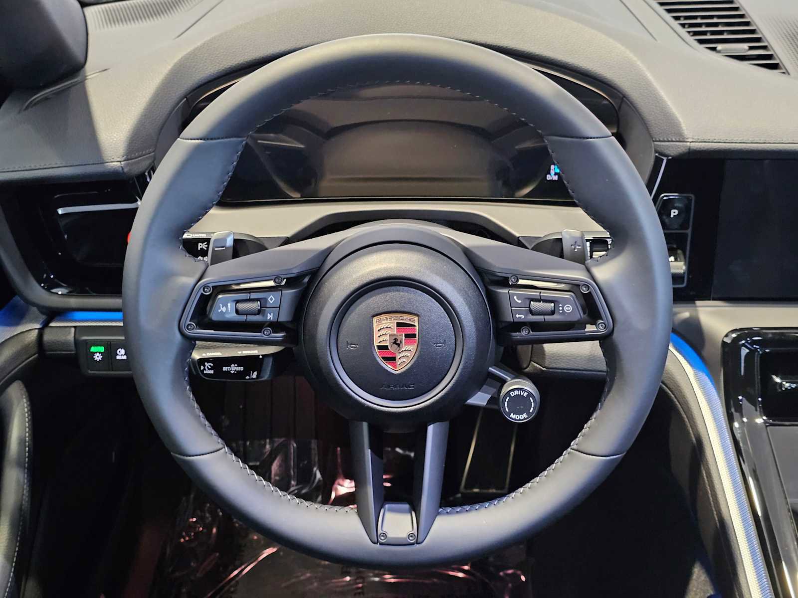 New 2025 Porsche Panamera 4 image 21