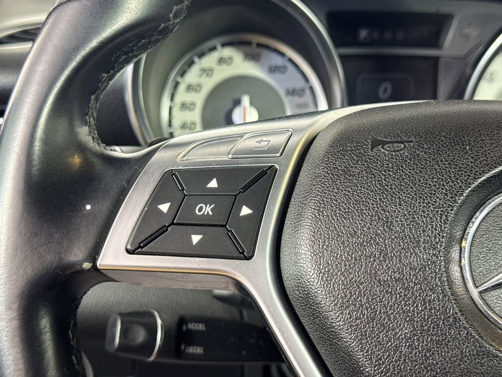 Used 2014 Mercedes-Benz SLK 250 image 18