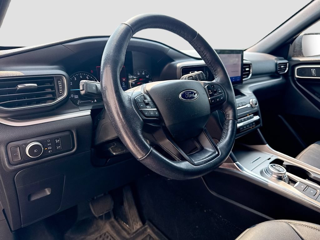 Used 2020 Ford Explorer XLT w/ Equipment Group 202A AWD/4WD image 9