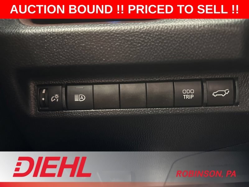 Used 2025 Toyota RAV4 Limited AWD/4WD image 25