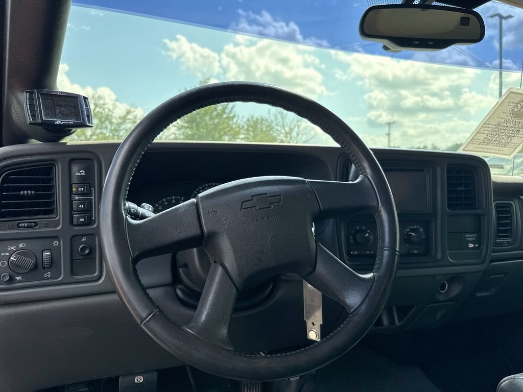 Used 2005 Chevrolet Silverado 2500 LS AWD/4WD image 11