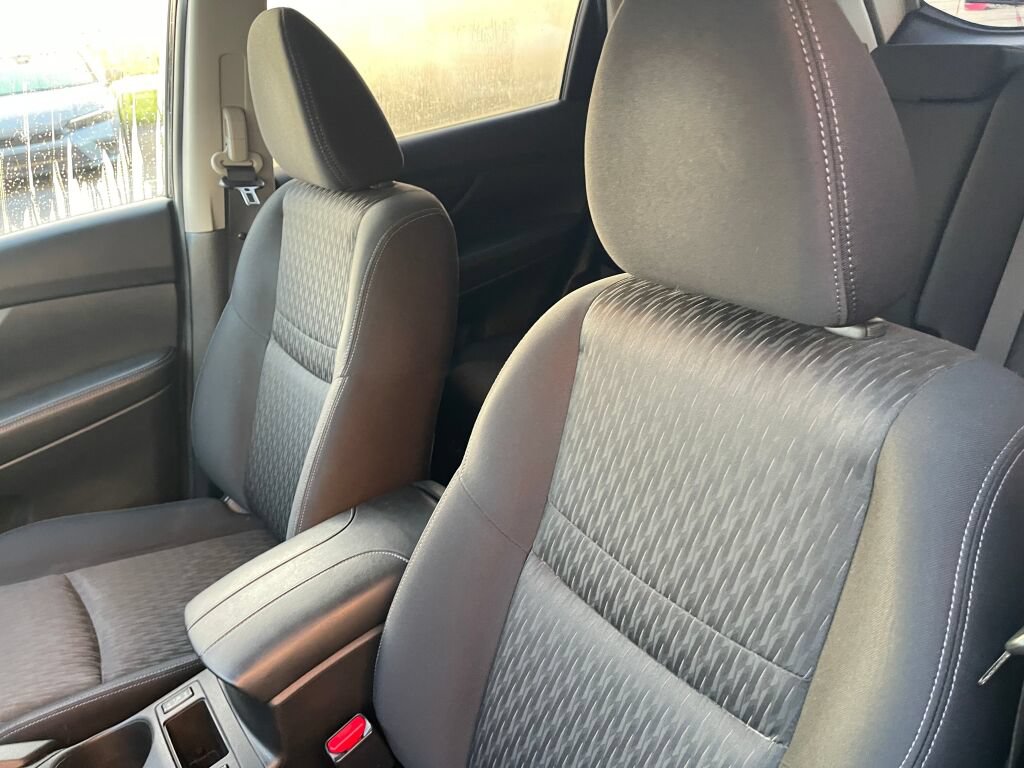 Used 2018 Nissan Rogue AWD image 6