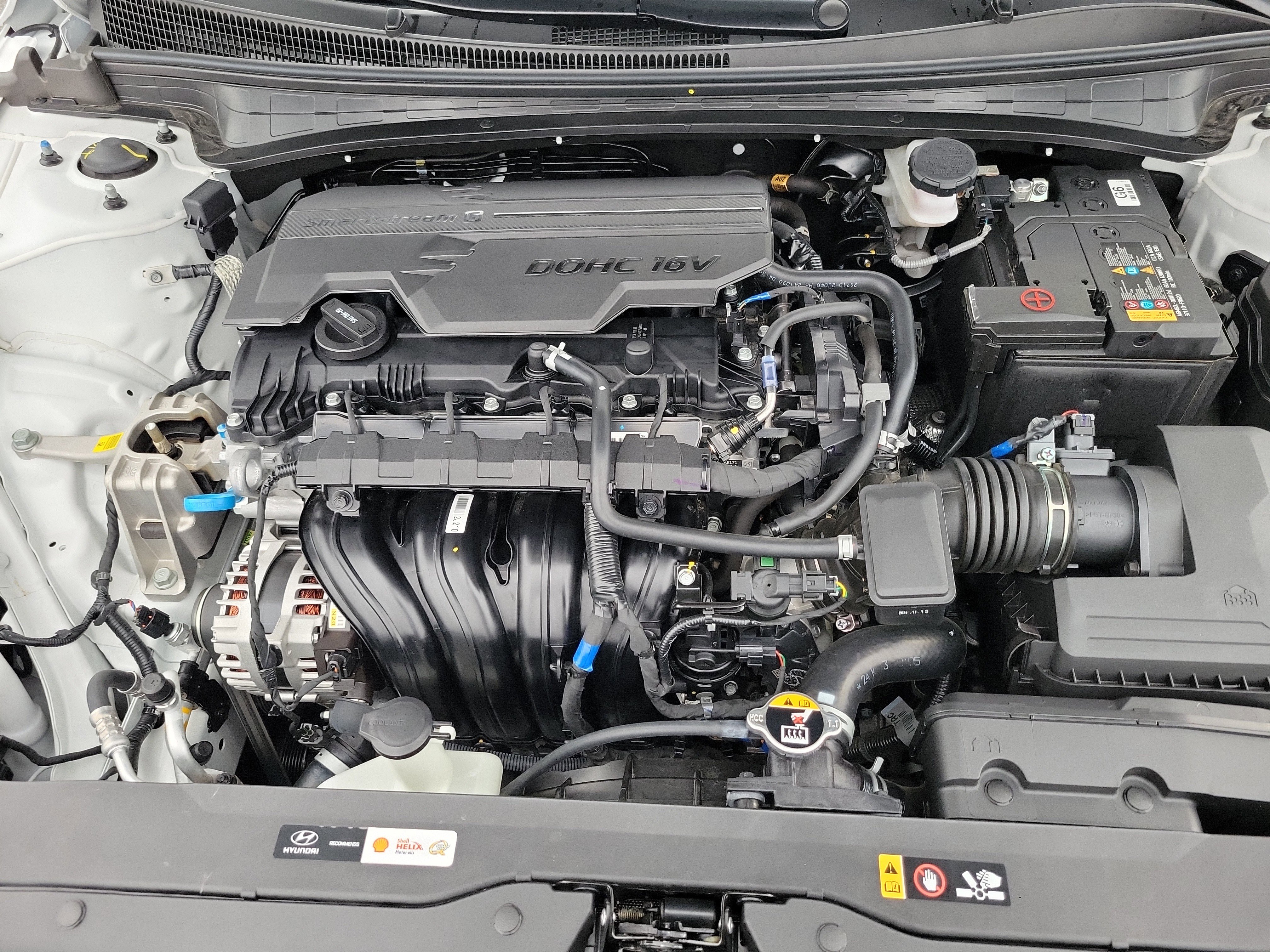 Certified 2025 Hyundai Elantra Sport image 24