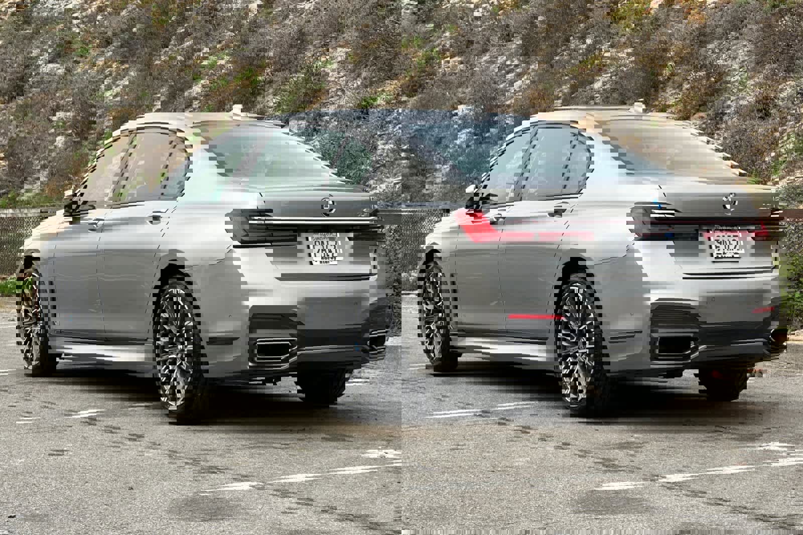 Used 2022 BMW 740i w/ M Sport Package image 7