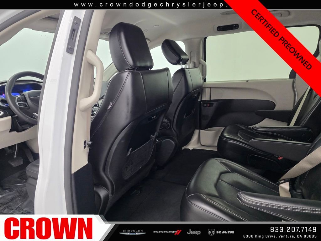 Certified 2024 Chrysler Pacifica Touring-L image 16