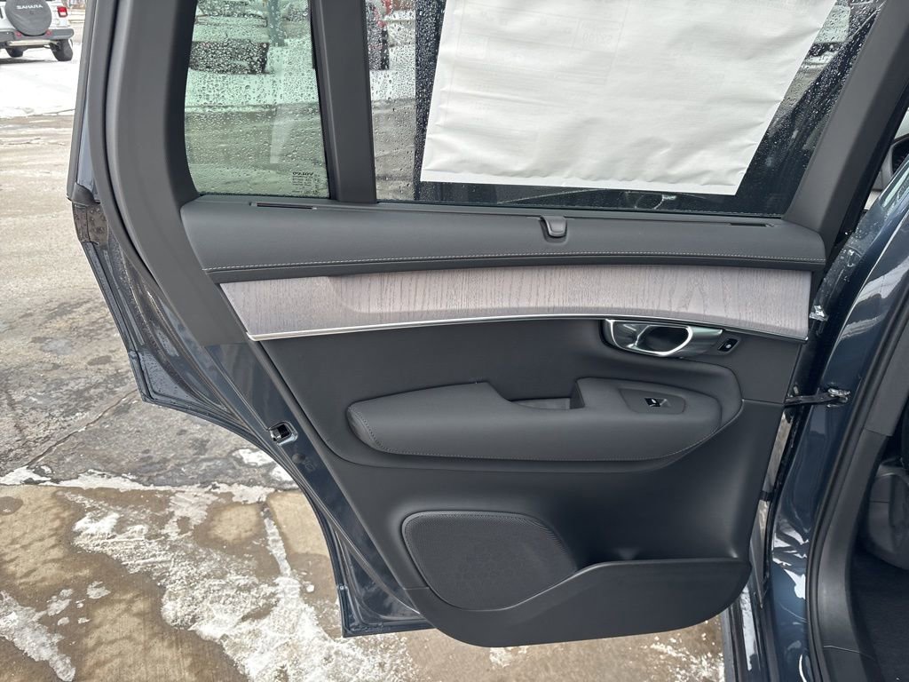 New 2026 Volvo XC90 B6 Ultra w/ Protection Package Premier image 37