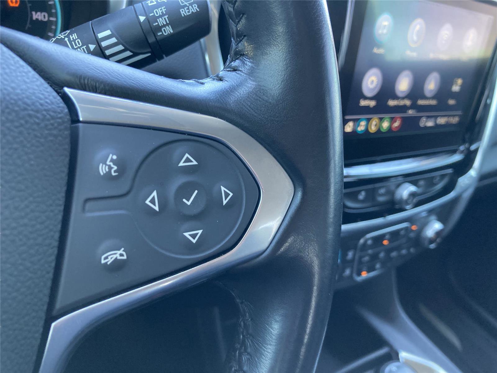 Used 2020 Chevrolet Traverse LT image 21