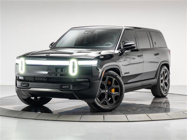 Used 2025 Rivian R1S Premium