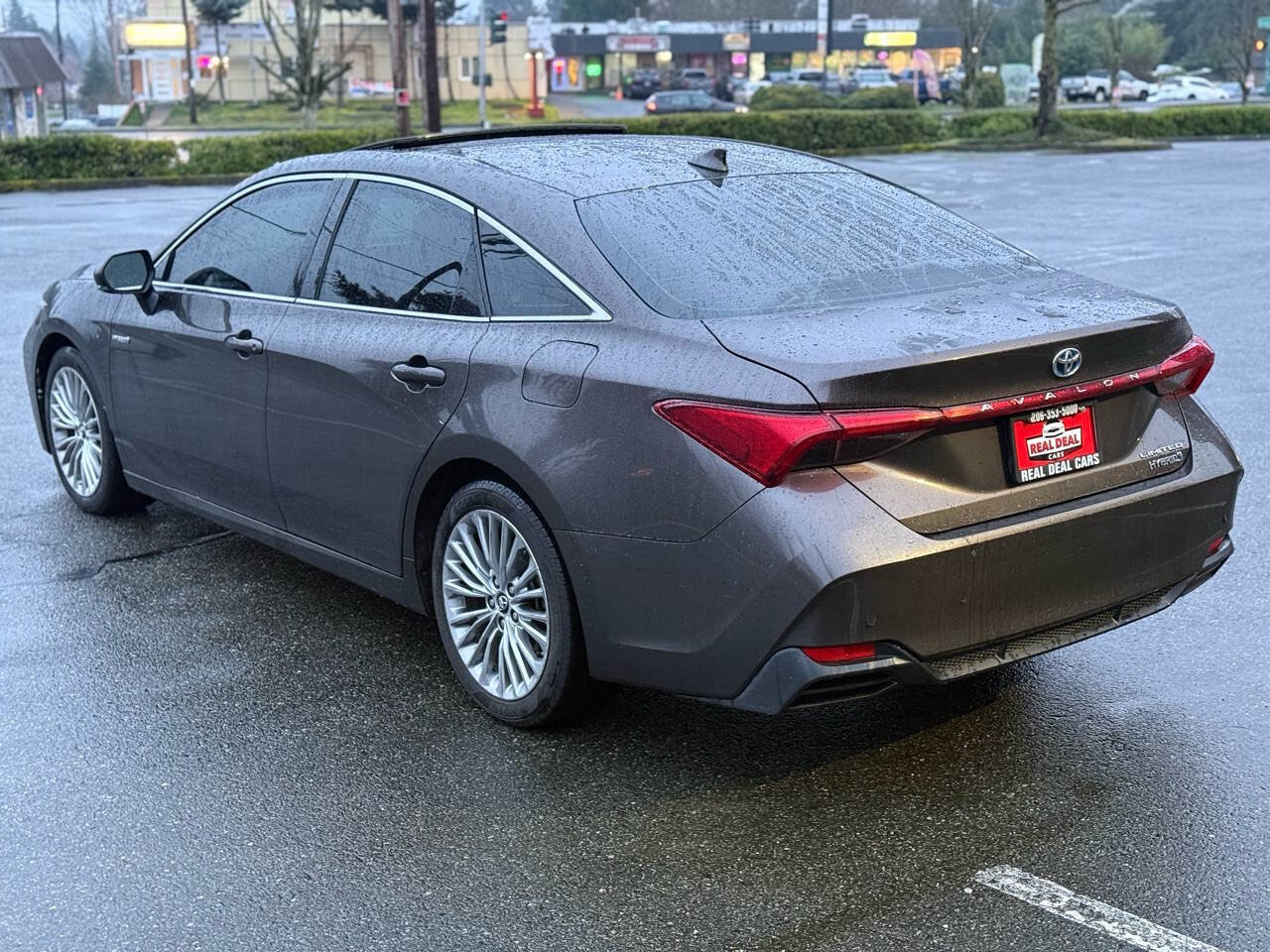 Used 2019 Toyota Avalon Limited w/ Advanced Safety Package image 5