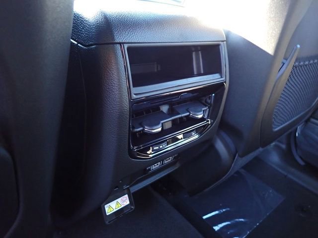 New 2025 Jeep Grand Cherokee 4WD image 15