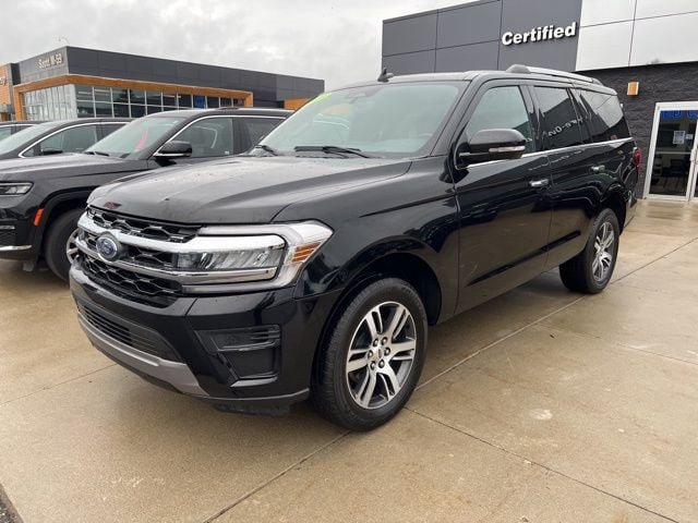 Used 2023 Ford Expedition Limited AWD/4WD image 3