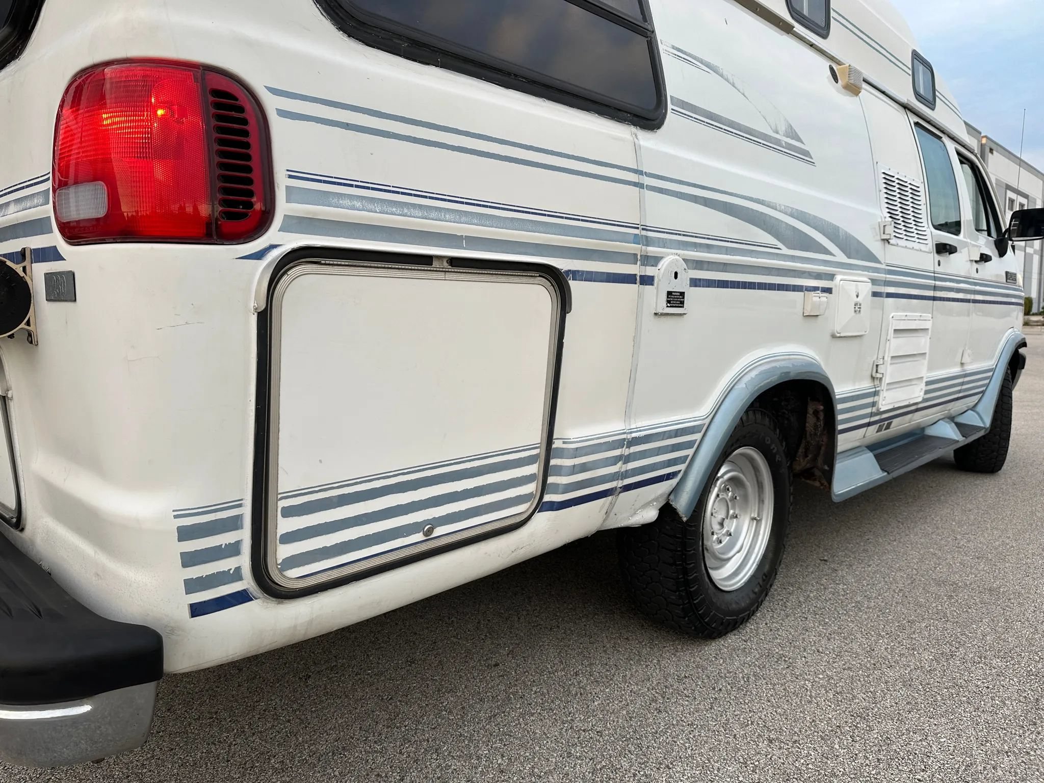Used 1997 Dodge B3500 RWD image 16