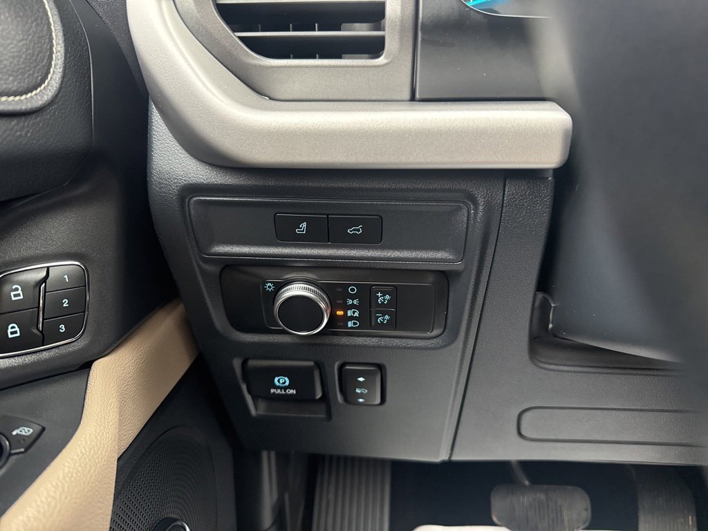 Used 2022 Ford Expedition XLT image 14