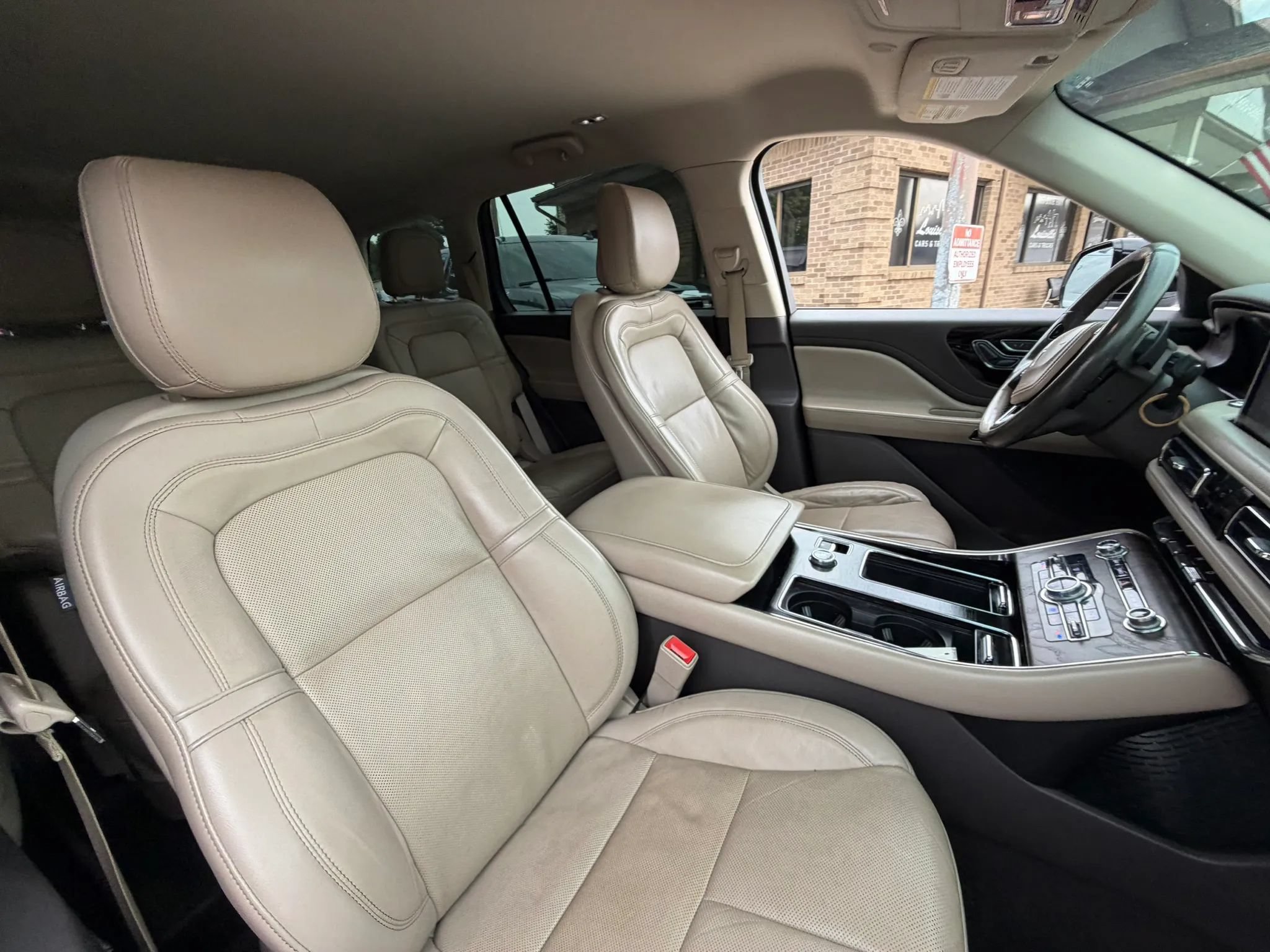 Used 2020 Lincoln Aviator Reserve w/ Elements Package Plus RWD image 13