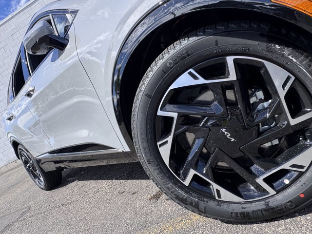 New 2025 Kia Sportage SX image 3
