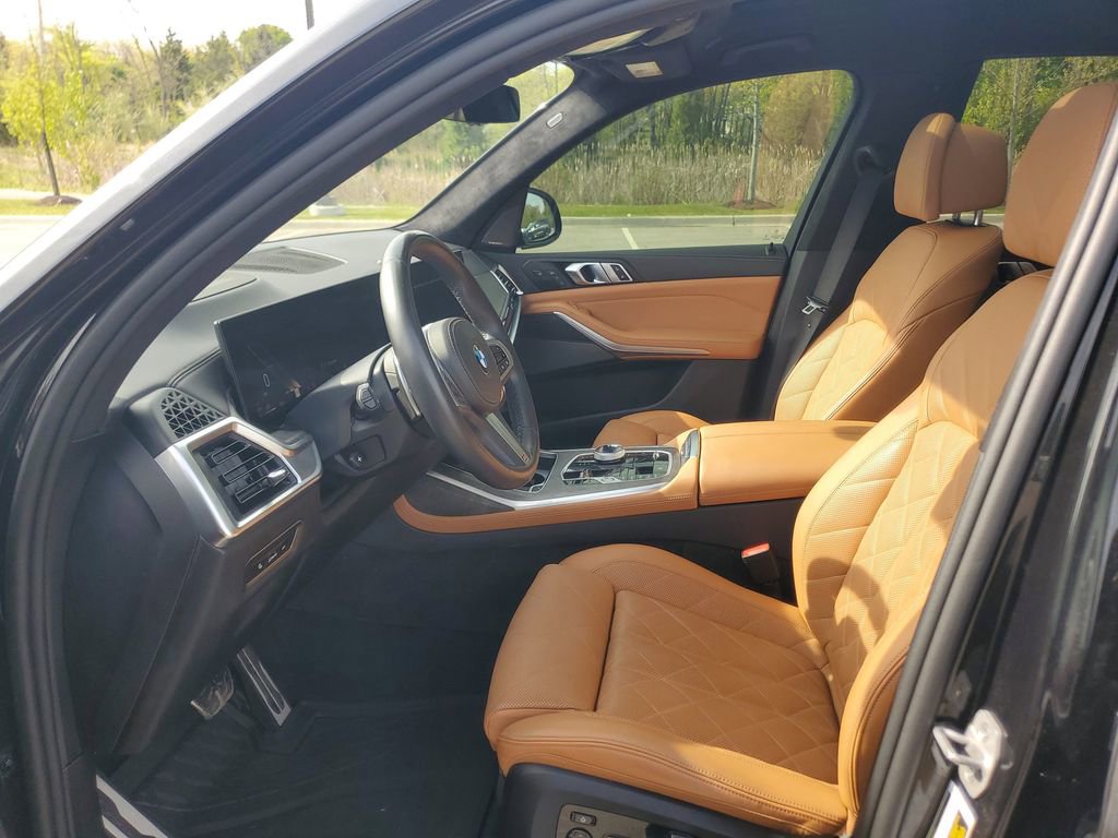 Used 2024 BMW X7 xDrive40i w/ Executive Package AWD/4WD image 13