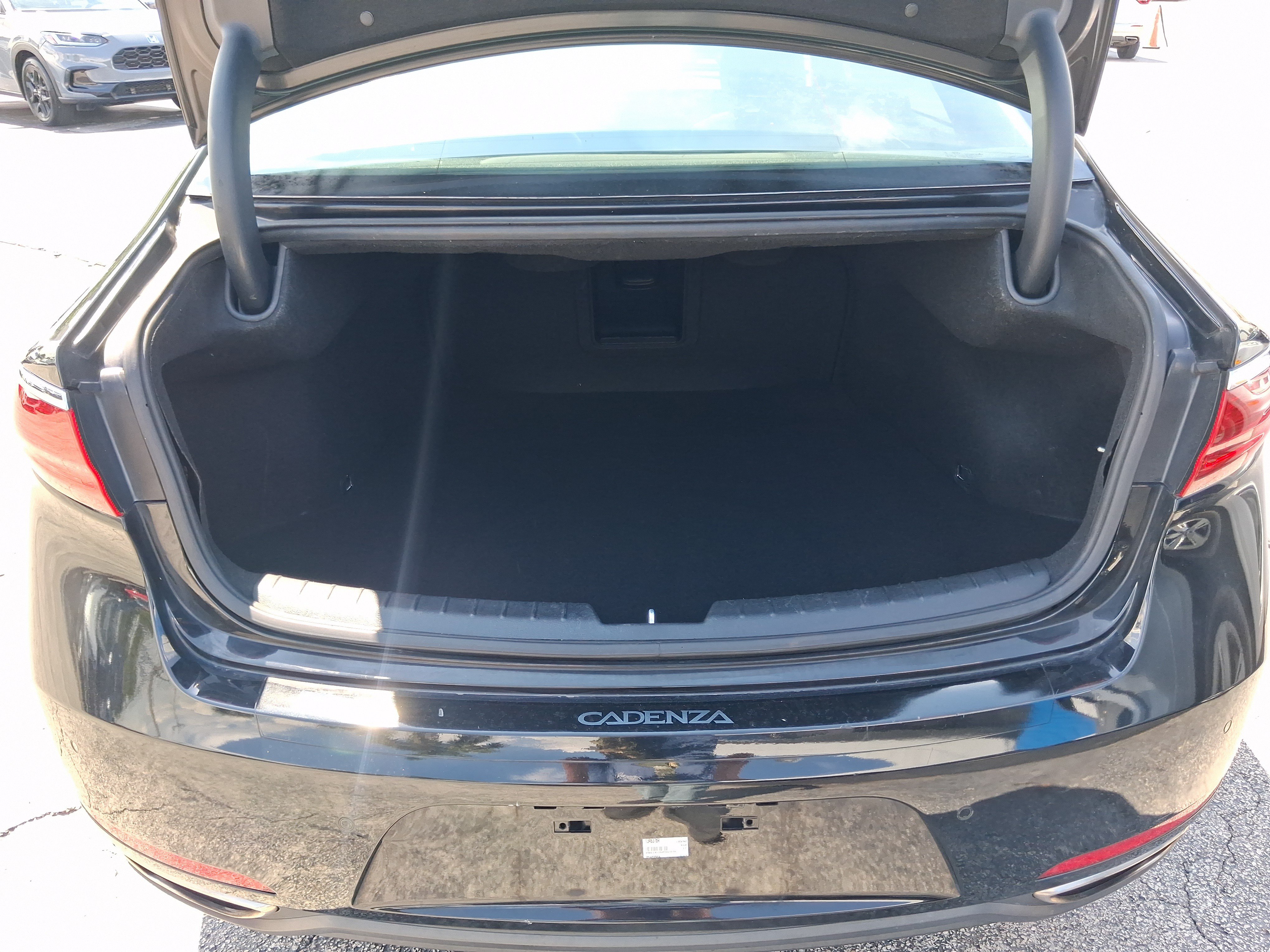 Used 2017 Kia Cadenza Technology FWD image 27