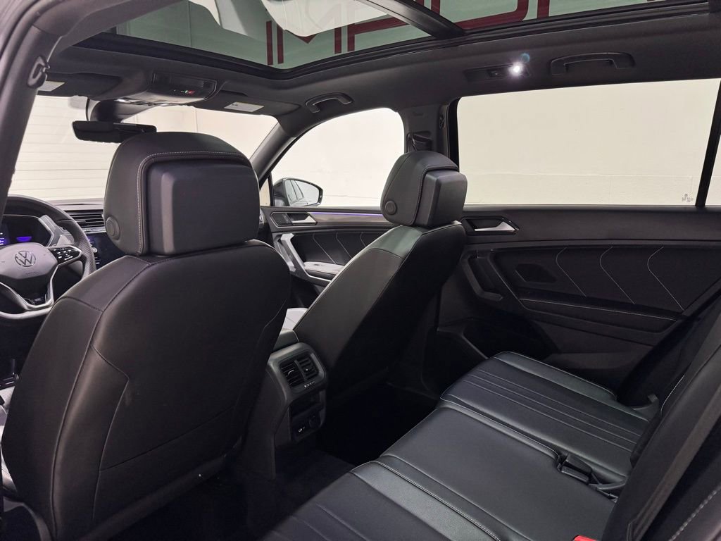Used 2022 Volkswagen Tiguan SE R-Line image 26