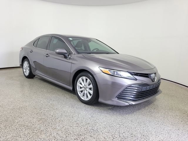 Used 2019 Toyota Camry LE FWD image 4