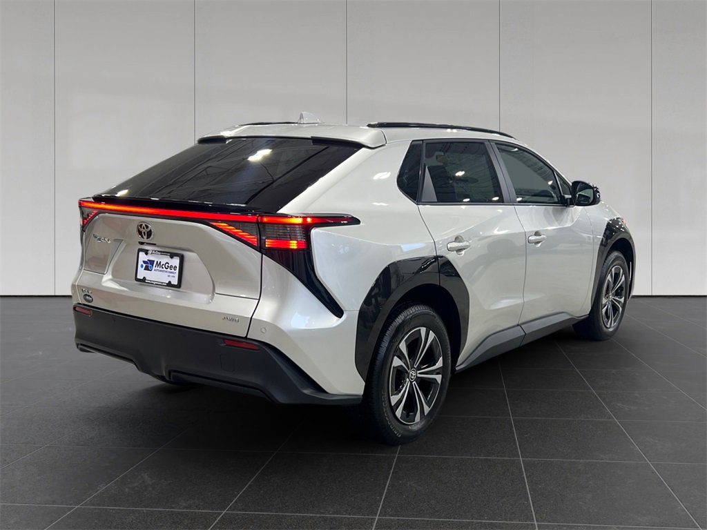 Used 2025 Toyota bZ4X AWD w/ Weather Package image 5