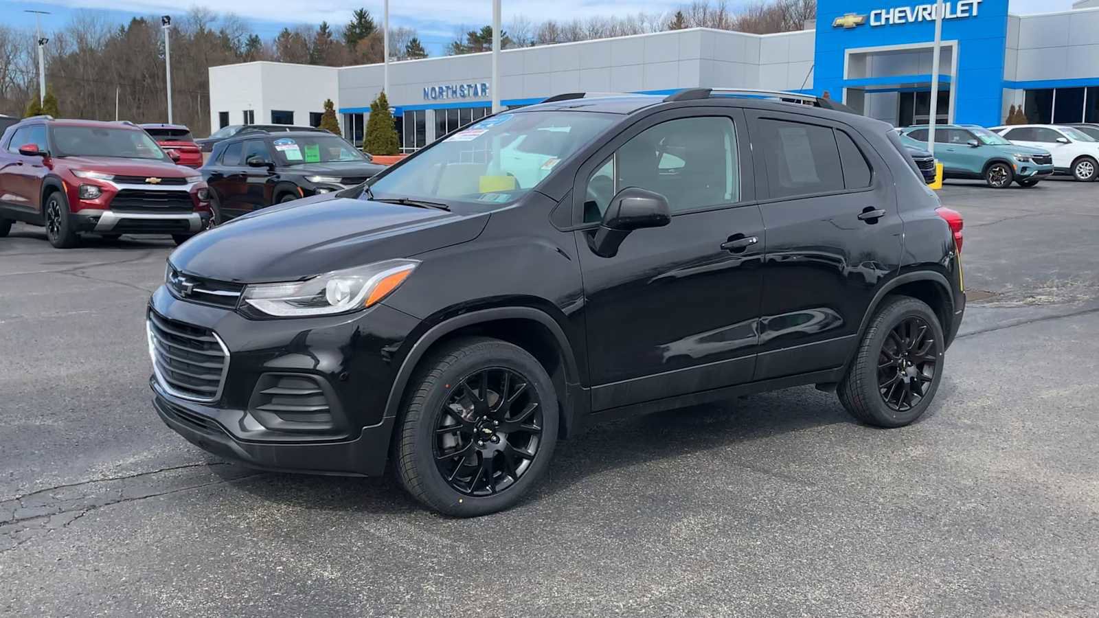 Certified 2022 Chevrolet Trax LT w/ Midnight Edition image 4