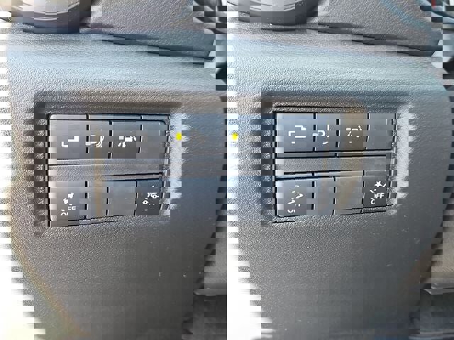 Used 2025 Nissan Versa S image 32