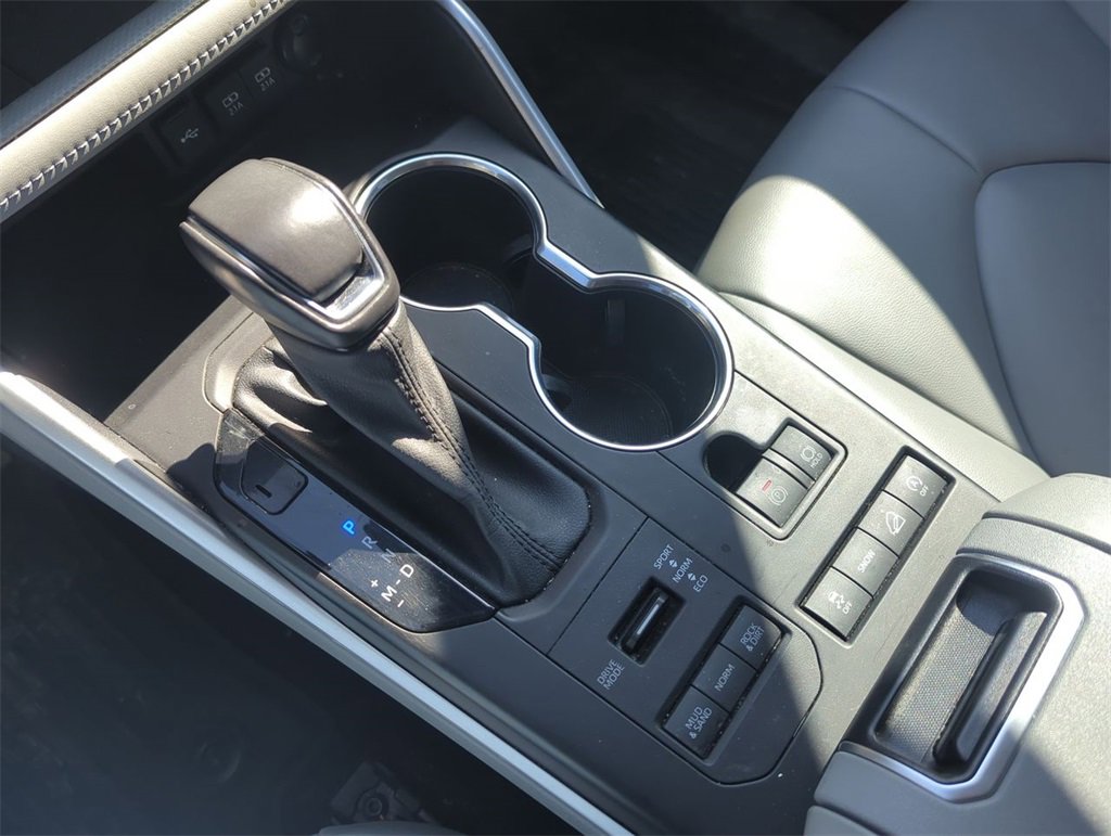 Used 2021 Toyota Highlander XLE image 27