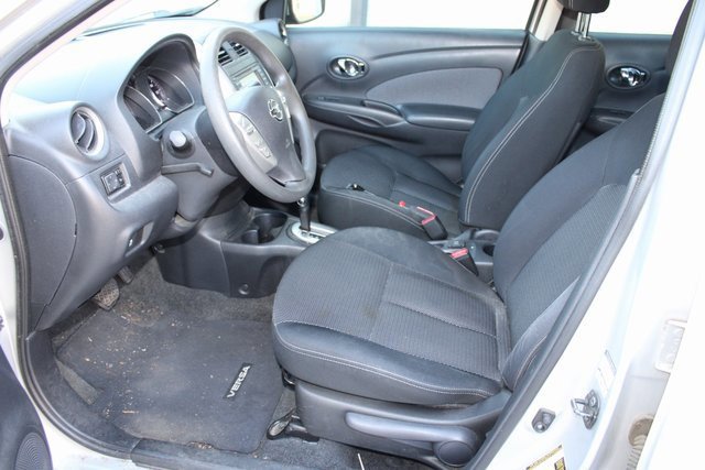 Used 2015 Nissan Versa SL image 14