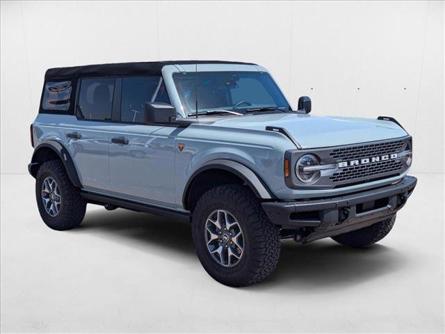 Used 2024 Ford Bronco Badlands image 3
