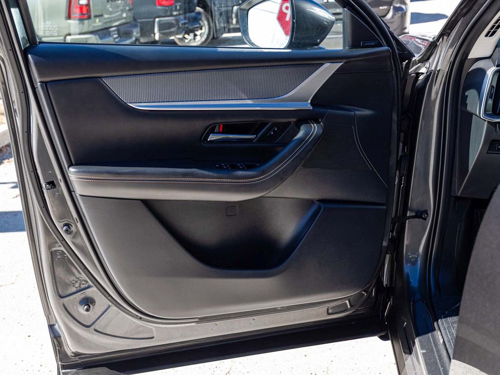 Used 2024 MAZDA CX-90 Plug-In Hybrid w/ Premium Pkg image 11