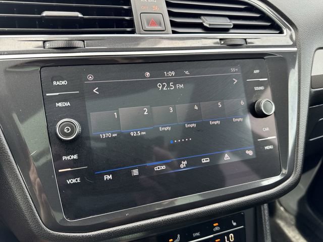 Certified 2023 Volkswagen Tiguan SE R-Line FWD image 13