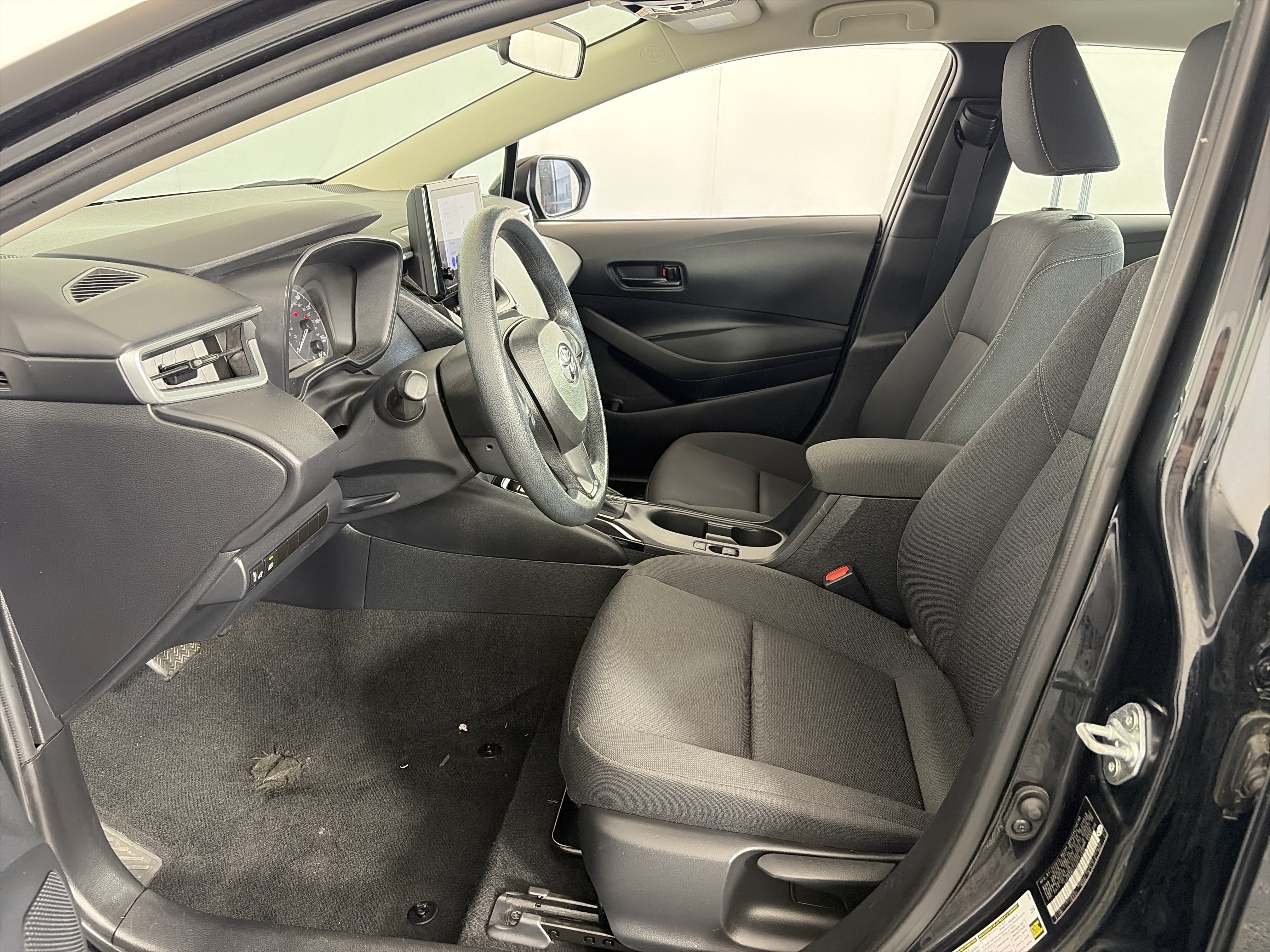 Used 2024 Toyota Corolla LE FWD image 6