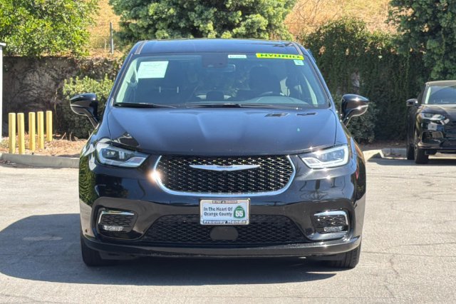Used 2024 Chrysler Pacifica Limited FWD image 9