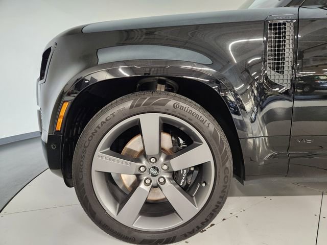Used 2025 Land Rover Defender 110 V8 AWD/4WD image 10