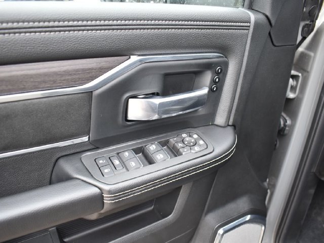 New 2026 RAM 3500 Laramie AWD/4WD image 15