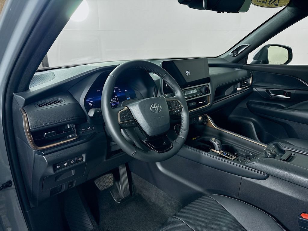 Used 2025 Toyota Grand Highlander MAX Platinum image 9