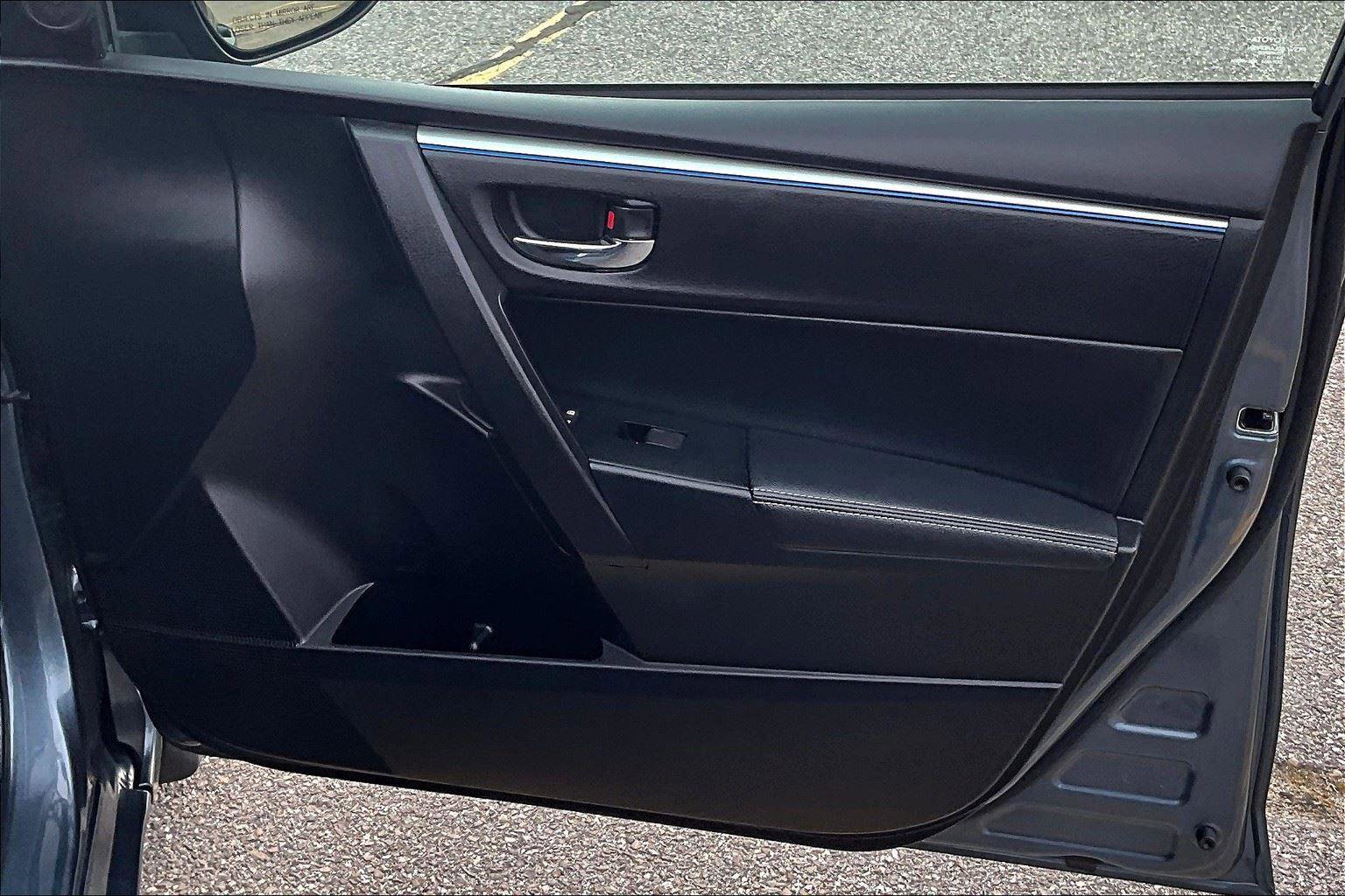 Used 2016 Toyota Corolla S image 18