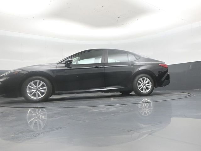 Used 2025 Toyota Camry LE FWD image 43