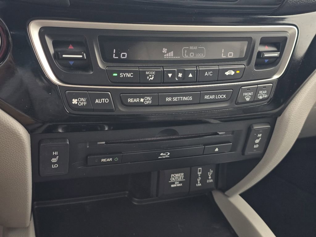 Used 2017 Honda Pilot Touring image 21