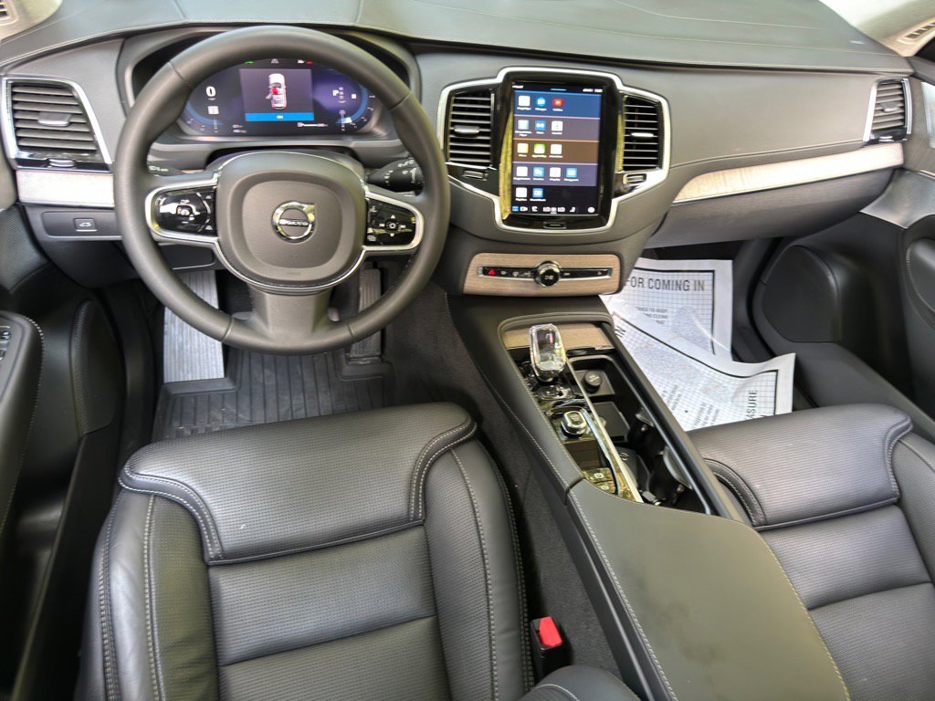 Used 2024 Volvo XC90 B6 Ultimate w/ Lounge Package image 18