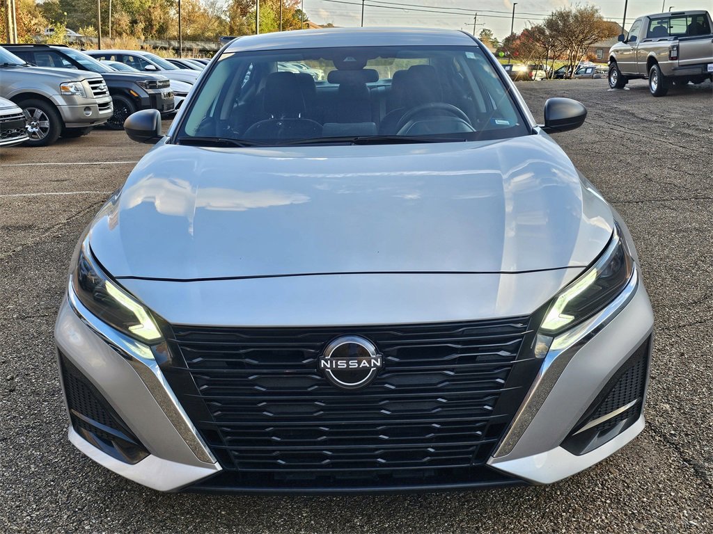 Used 2024 Nissan Altima 2.5 SV video 2