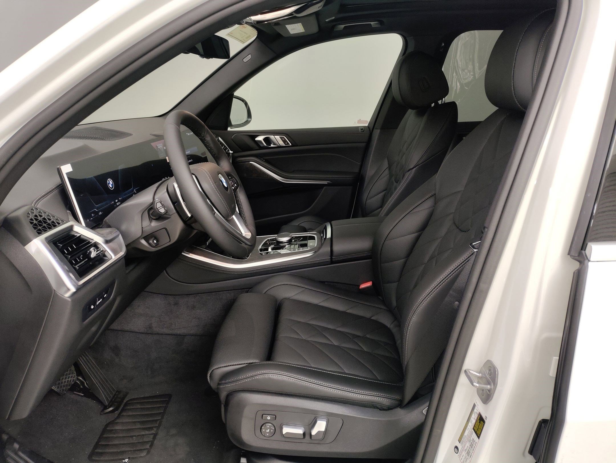 Used 2026 BMW X5 sDrive40i w/ Parking Assistance Package image 12