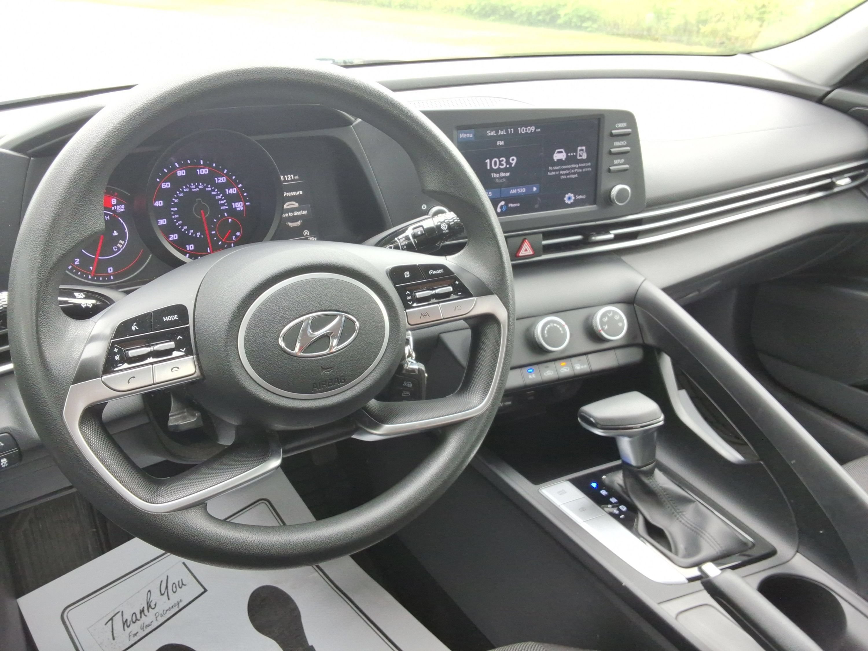Used 2021 Hyundai Elantra SE FWD image 12