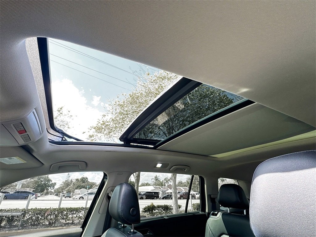 Used 2018 Volkswagen Atlas SEL Premium image 24