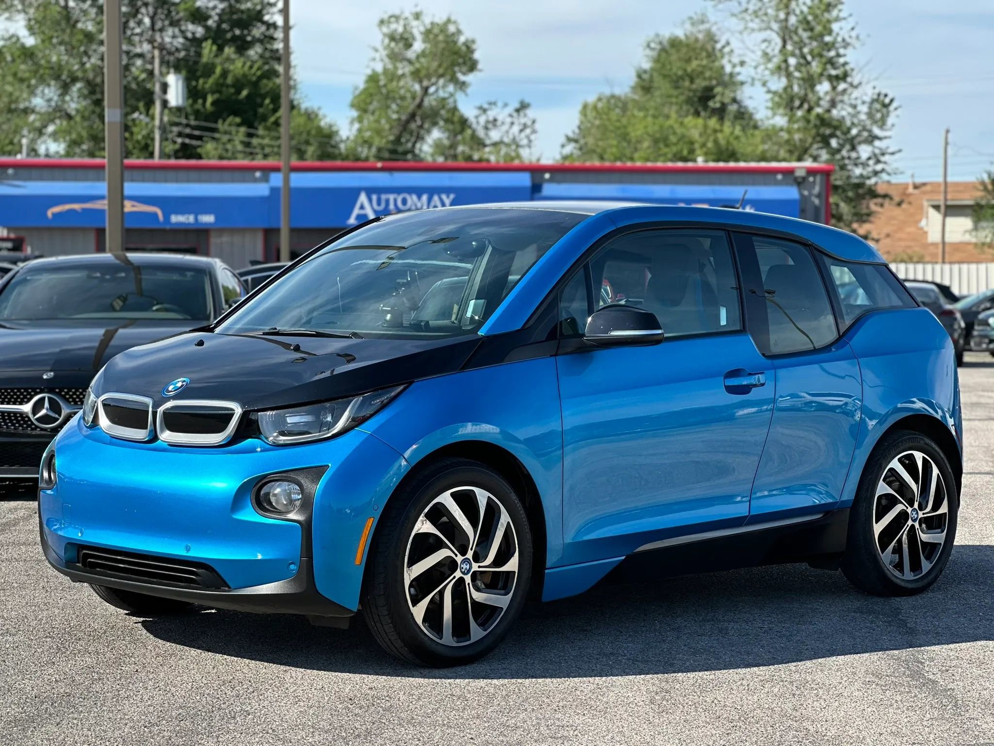 Used 2017 BMW i3 w/ Range Extender RWD image 1
