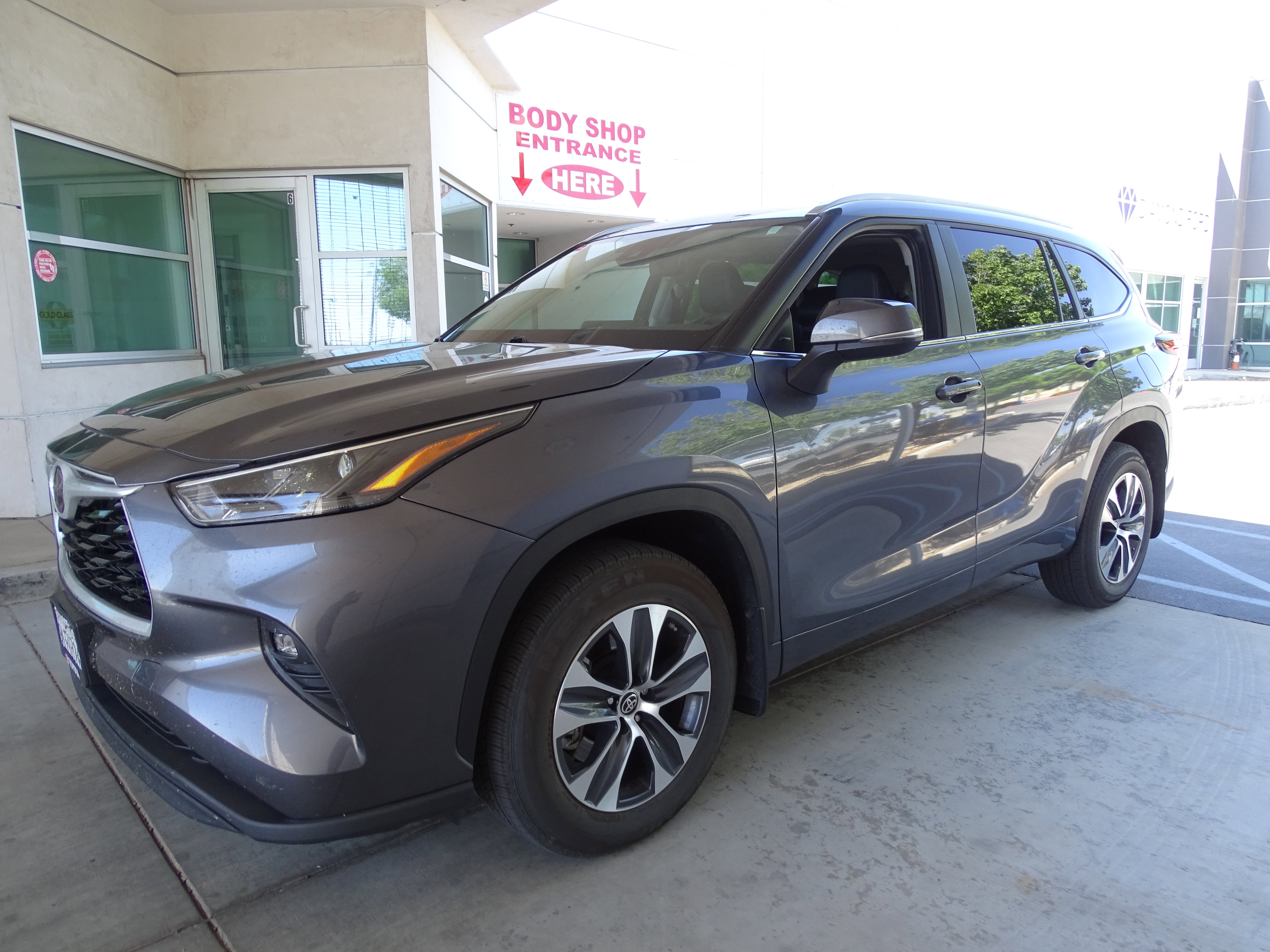 Used 2024 Toyota Highlander XLE
