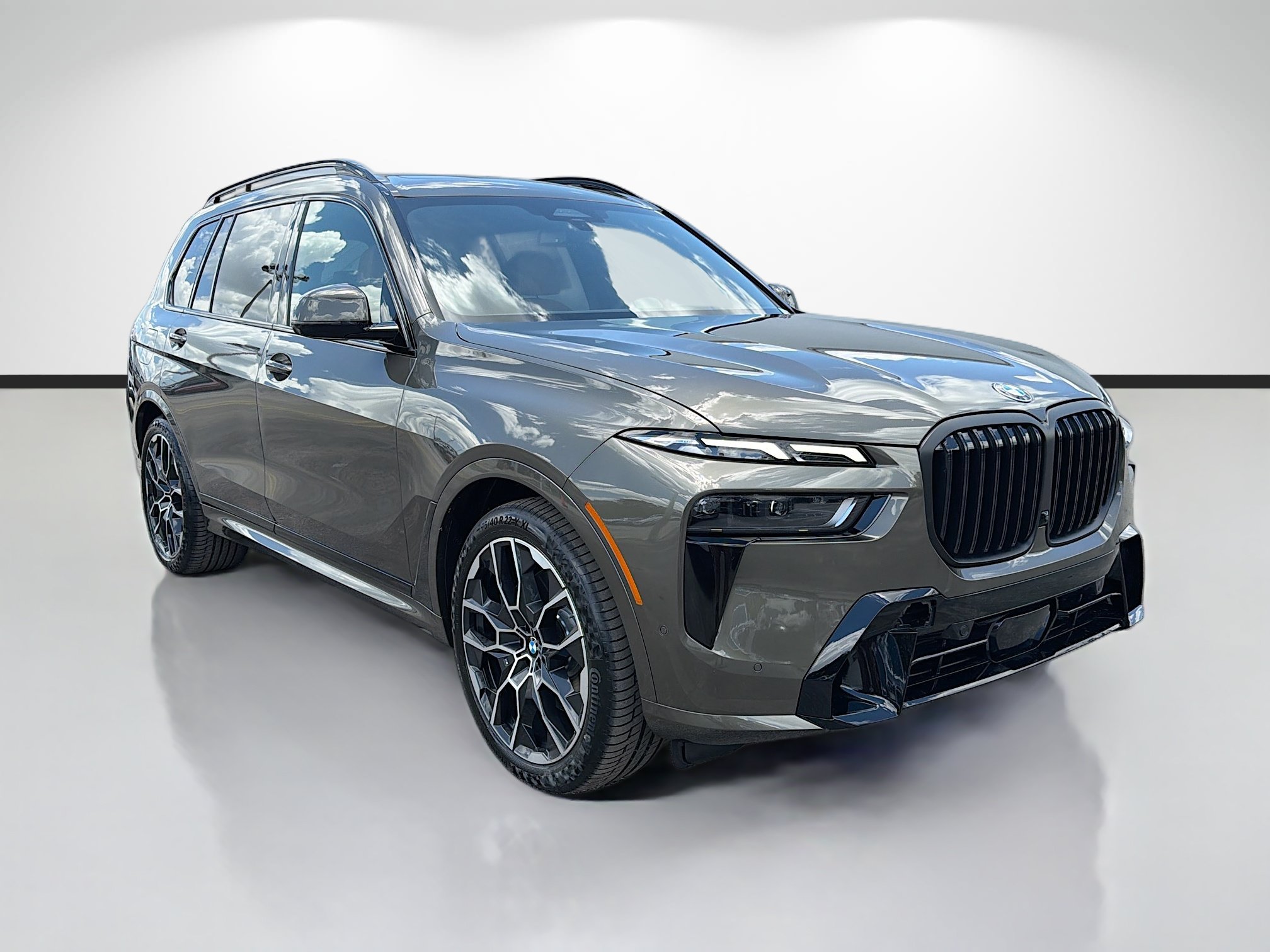 New 2027 BMW X7 xDrive40i w/ M Sport Package AWD/4WD image 1