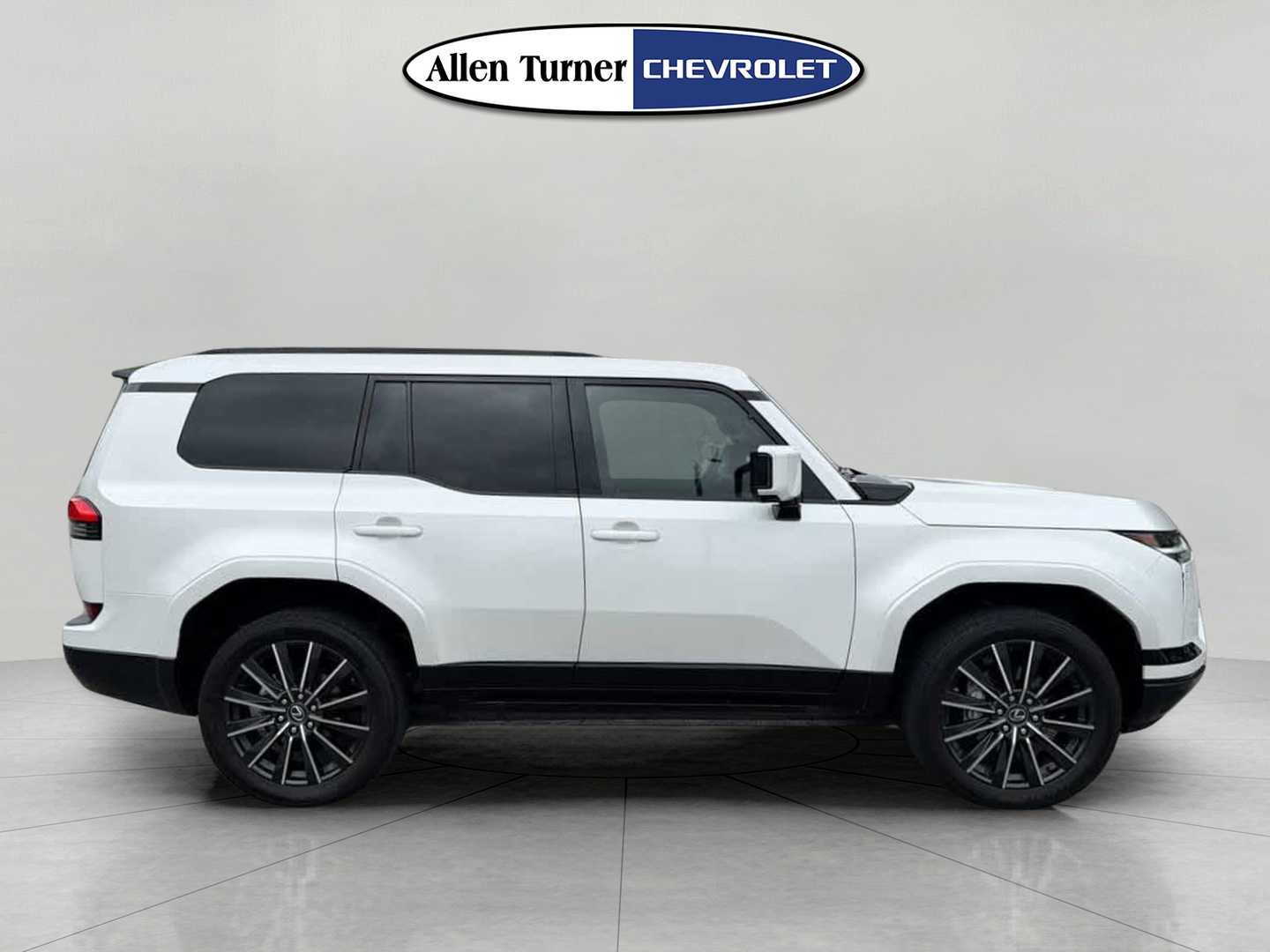 Used 2024 Lexus GX 550 w/ Cold Area Package image 3